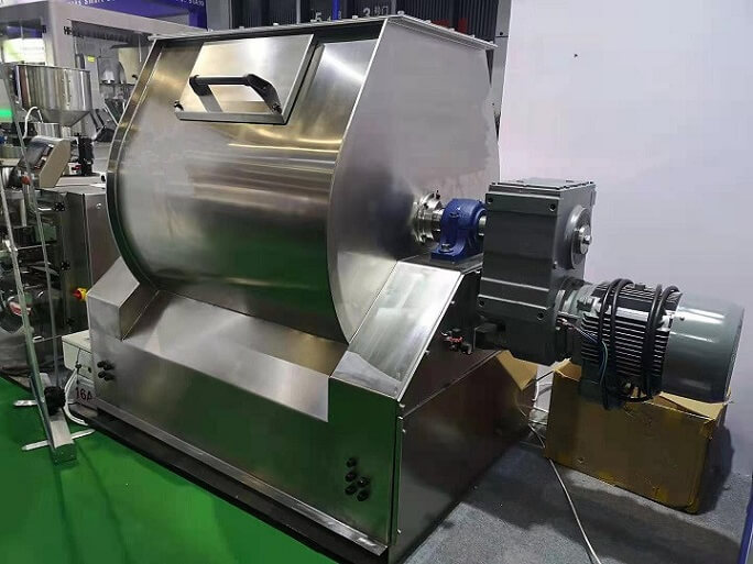 F系列平行軸斜齒輪減速機應用在粉末混合機上.jpg