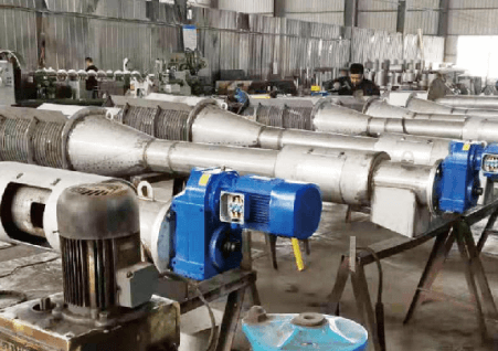 F平行軸減速機應用在轉鼓式精密過濾器上.jpg