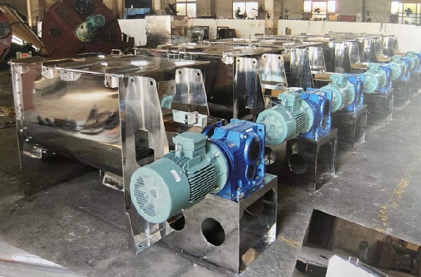 臥式螺帶混合機上應用邁傳K系列齒輪減速機.jpg